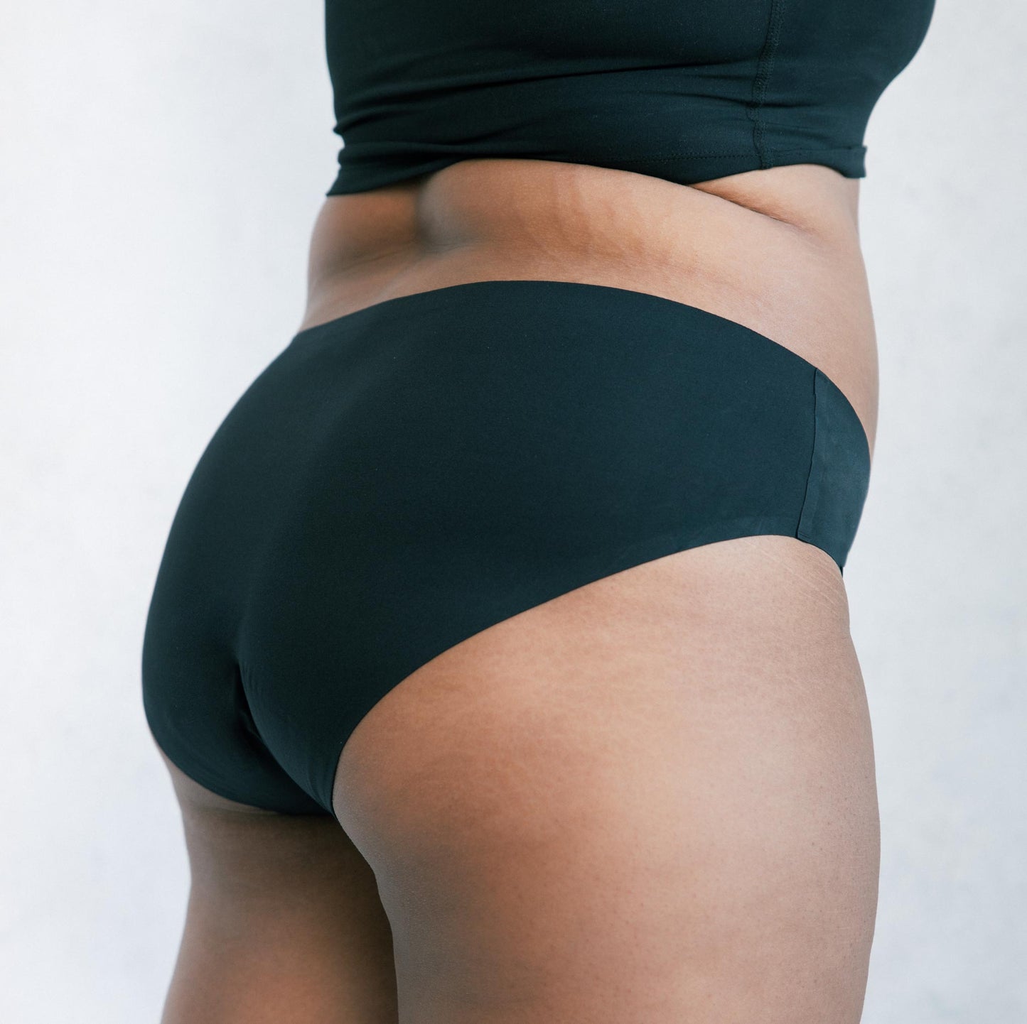 Saalt Wear Leakproof Seamless Brief - Regular Absorbency
